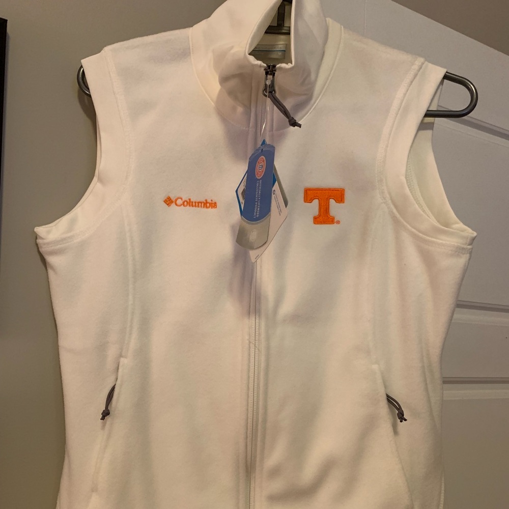 Columbia: Women’s University of Tennessee Vols UTK White Short Sleeve Vest NWT